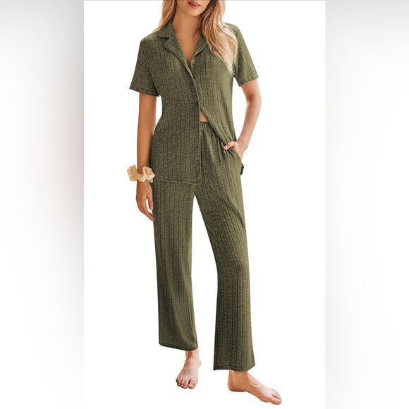 Ekouaer Other - Arm green Ekouaer Womens Rib Knit Pajamas Button Up